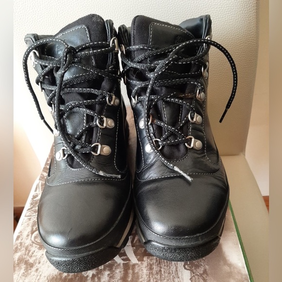 Vintage Timberland Boots - Picture 3 of 13